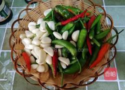 蒜蓉辣椒酱的做法图解1