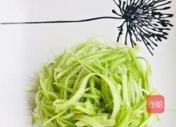 炝拌西葫芦的做法图解1