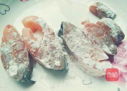 红椒鱼块的做法图解1