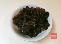 丝瓜黑木耳年糕的做法图解2