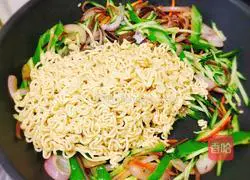 Illustration of how to make millet fried instant noodles (vegetarian) 6