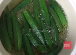 Illustration of how to make cold okra 1