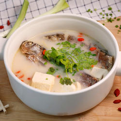 鲫鱼豆腐汤的做法[图]
