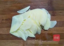 Illustration of how to make pickled pepper potato slices (hot and sour potato slices) 2