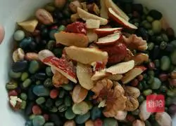 Illustration of how to make grain and soy milk 2