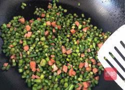 蒜薹火腿丁的做法图解3