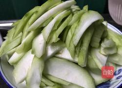 丝瓜炒鸡蛋的做法图解2