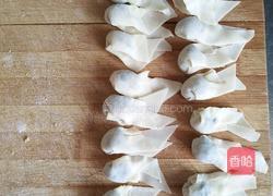 木耳虾肉小金鱼馄饨的做法图解6