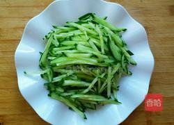 黄瓜拌鸡蛋的做法图解2