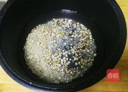 山药薏米粥的做法图解2