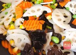 Illustration of how to make stir-fried lotus pond 6