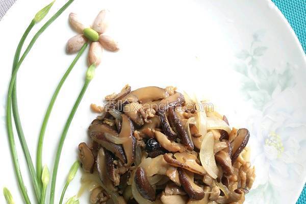 洋葱香菇炒鸡丝