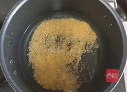 Illustration of how to make tomato and mushroom pearl noodles 3