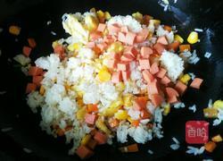 胡萝卜玉米蛋炒饭的做法图解7