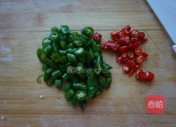 皮蛋豆腐的做法图解1