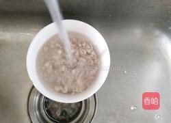 皮蛋瘦肉粥的做法图解3