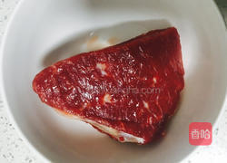 洋葱炒牛肉的做法图解2