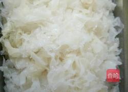 凉拌银耳的做法图解1