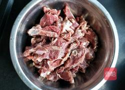 彩椒炒牛肉的做法图解1