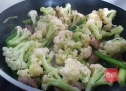 花菜炒肉的做法图解4