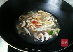菌菇肉片汤的做法图解10