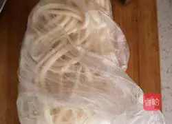 Illustration of how to make braised beans and noodles 8