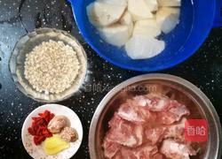 山药薏米脊骨汤的做法图解3