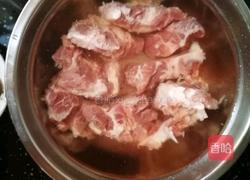 山药薏米脊骨汤的做法图解5