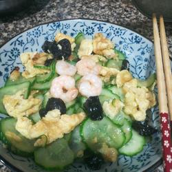 黄瓜虾仁木耳炒鸡蛋的做法[图]