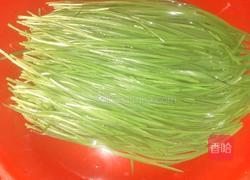 韭菜鸡蛋粉丝虾皮饺子的做法图解1