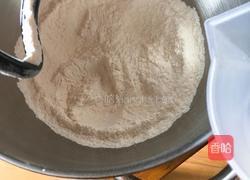 埃曼塔奶酪吐司的做法图解3