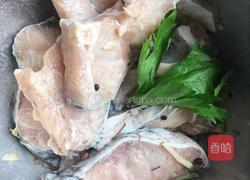 红酸汤鱼的做法图解2