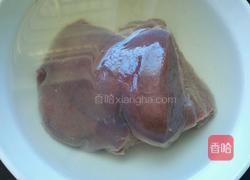 洋葱炒猪肝的做法图解1