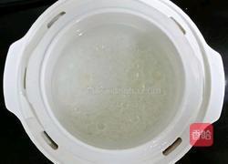 胡萝卜香菇鸡肉粥 (宝宝辅食）的做法图解2