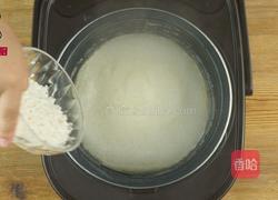 电饭煲民国美龄粥的做法图解4