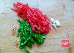 辣椒炒袖珍菇的做法图解2