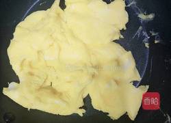 蟹肉菇蛋汤的做法图解2