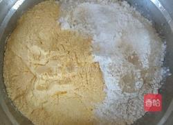 玉米面菜团子(酸菜猪肉馅)的做法图解2