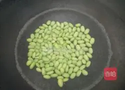 Illustration of how to make scrambled eggs with edamame 2
