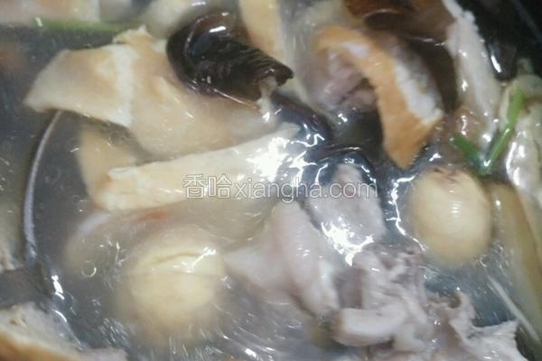 鸡汤烩卷尖