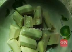 Illustration of how to stew yam and native chicken 7