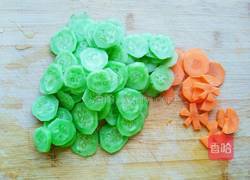 黄瓜炒蛋的做法图解2