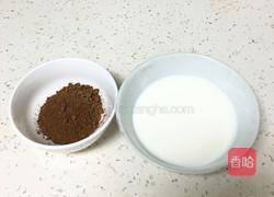无油可可戚风蛋糕的做法图解1