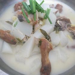 秘制萝卜炖烧鸡的做法[图]