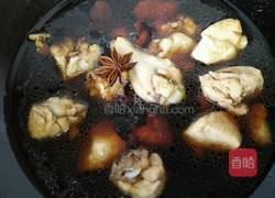 板栗烧鸡的做法图解8