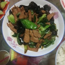 瘦肉炒油菜木耳的做法[图]