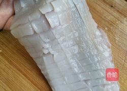 芹菜炒鱿鱼的做法图解3