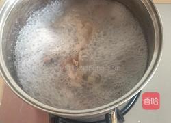 胡萝卜玉米猪骨汤的做法图解4