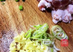 五花肉烧萝卜的做法图解2