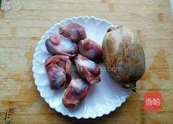 莲藕炒鸭胗的做法图解1